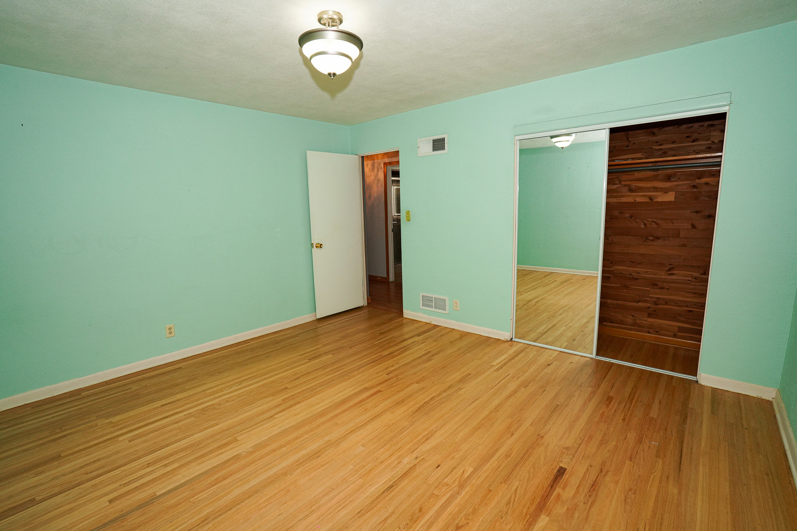 2011 Douglas Street Property Photo 14