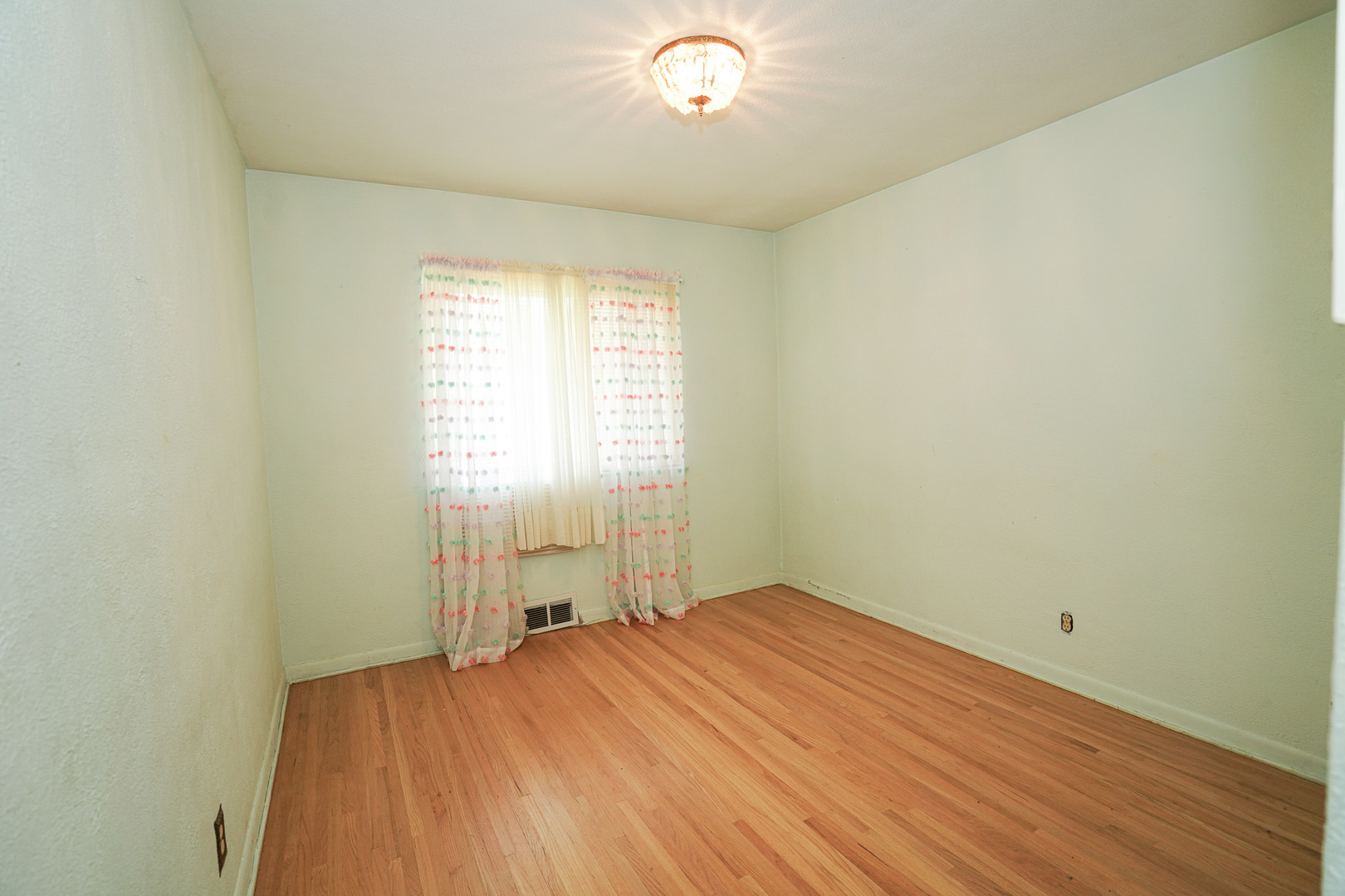 2011 Douglas Street Property Photo 17