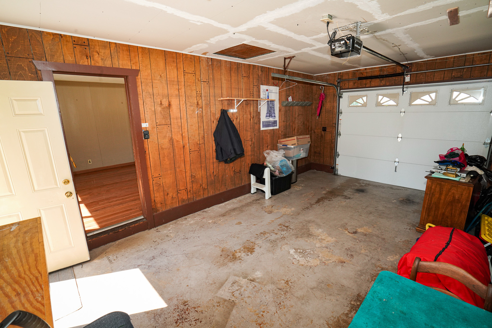 2011 Douglas Street Property Photo 32
