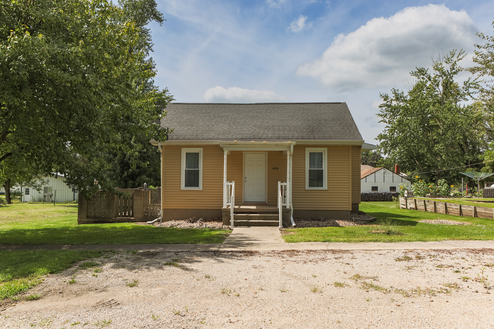406 N Birch Street Property Photo 6