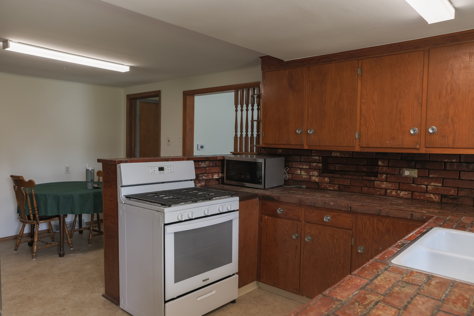 406 N Birch Street Property Photo 9