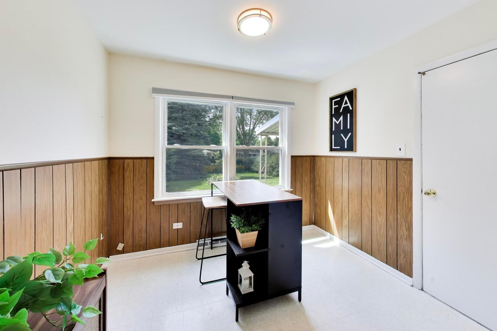 228 S Dwyer Avenue Property Photo 9