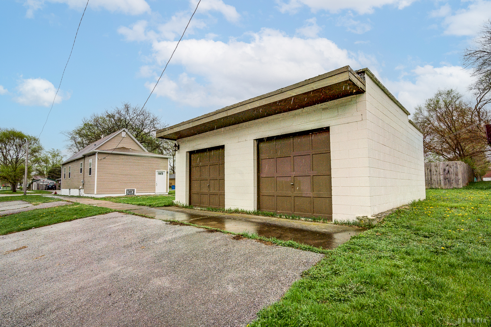 3300 Butler Avenue Property Photo 4