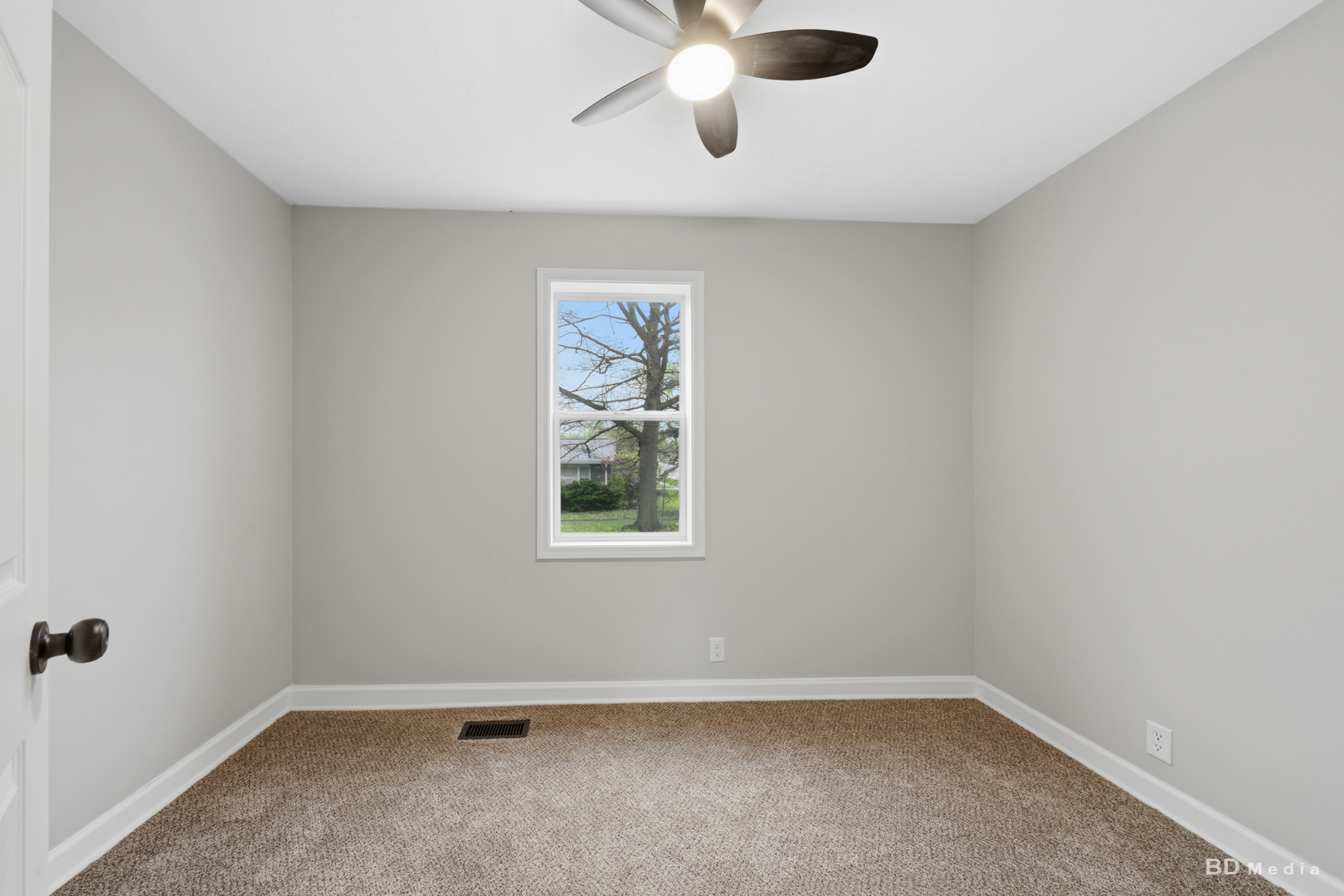 3300 Butler Avenue Property Photo 8