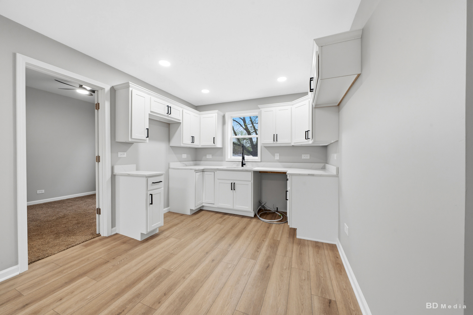 3300 Butler Avenue Property Photo 11