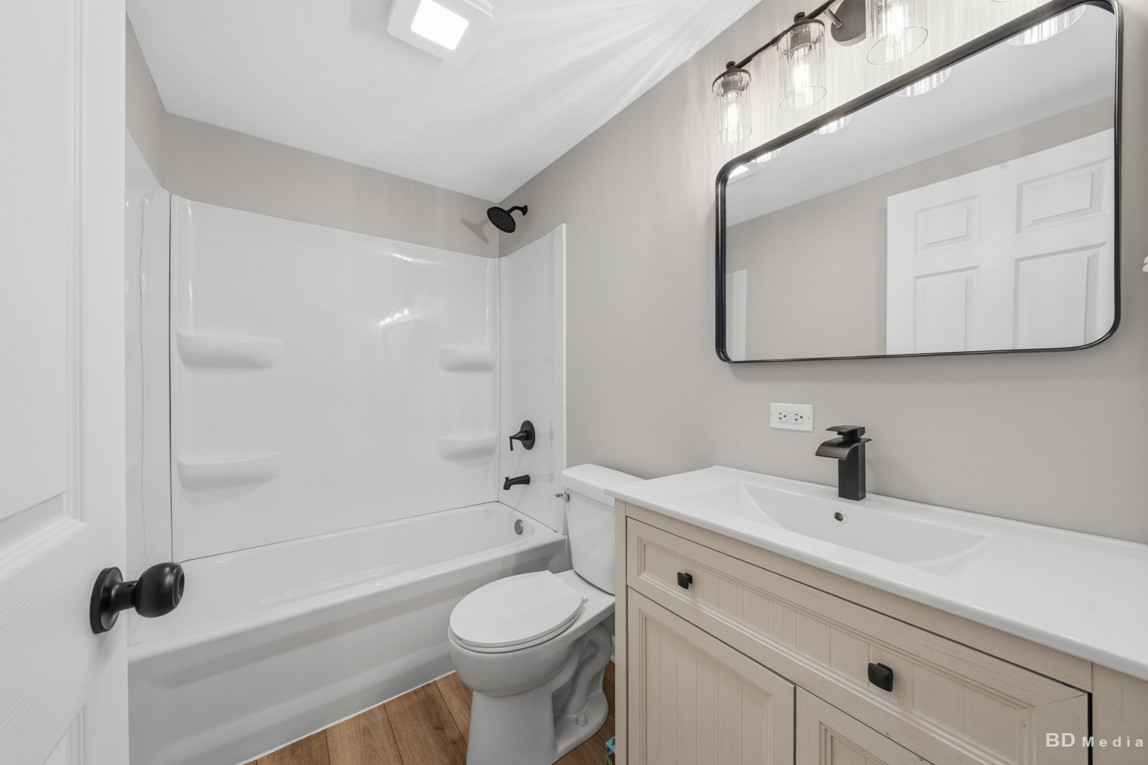 3300 Butler Avenue Property Photo 13