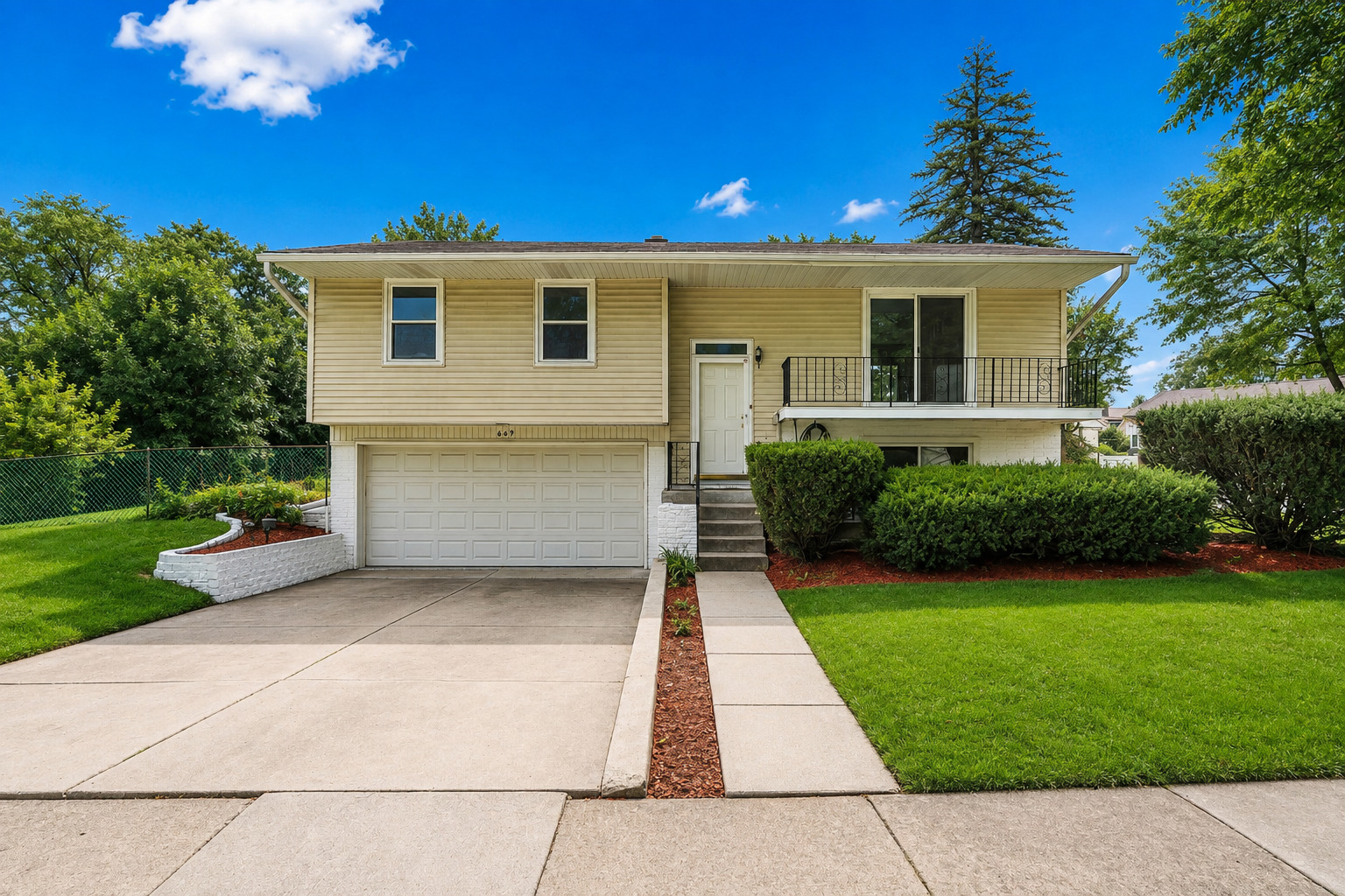 669 White Pine Road Property Photo 1