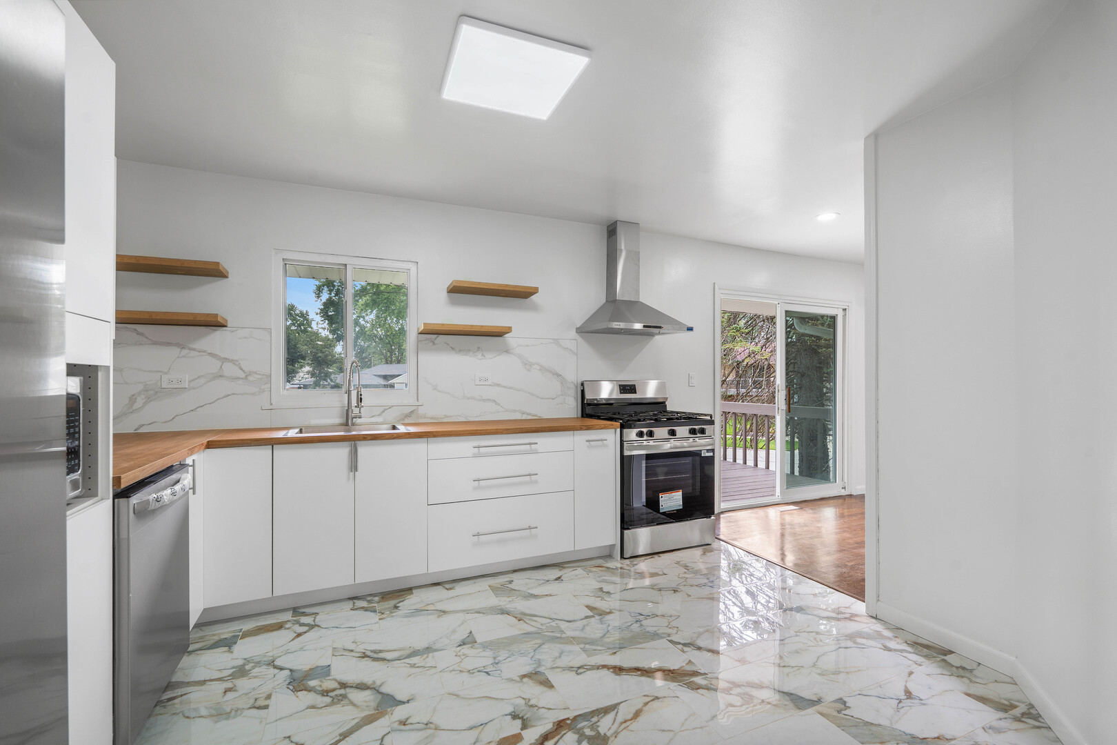 669 White Pine Road Property Photo 8