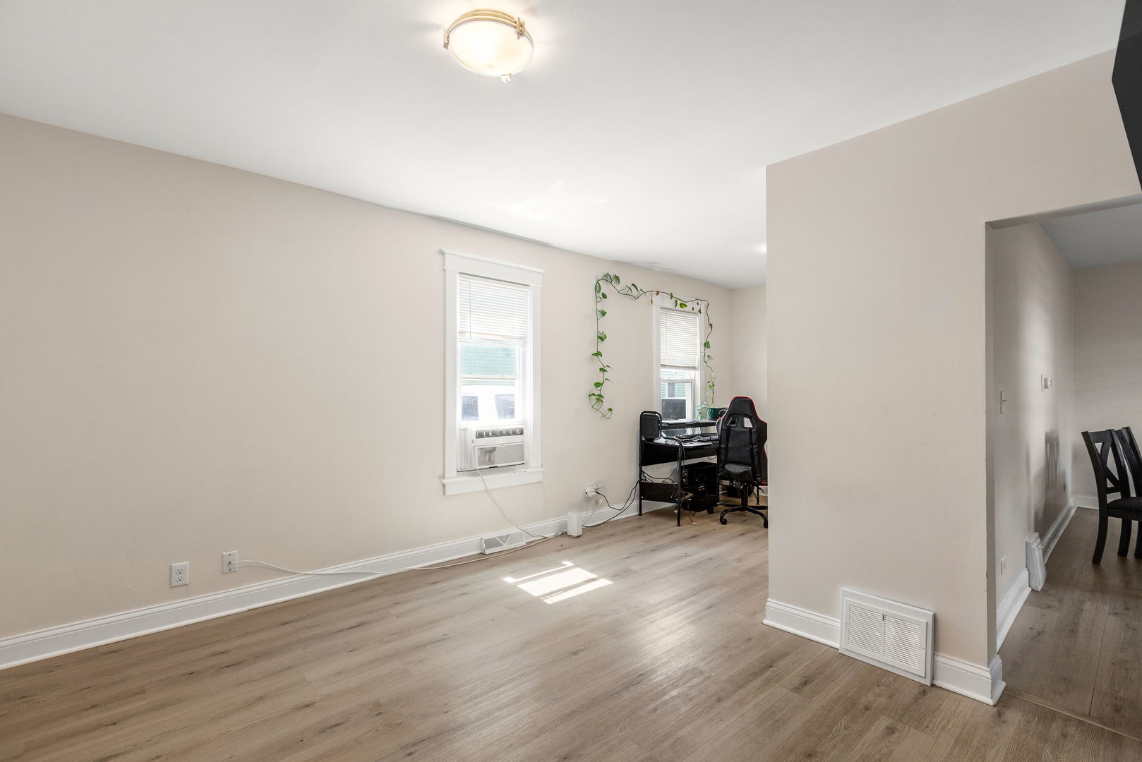 556 Caroline Place Property Photo 3