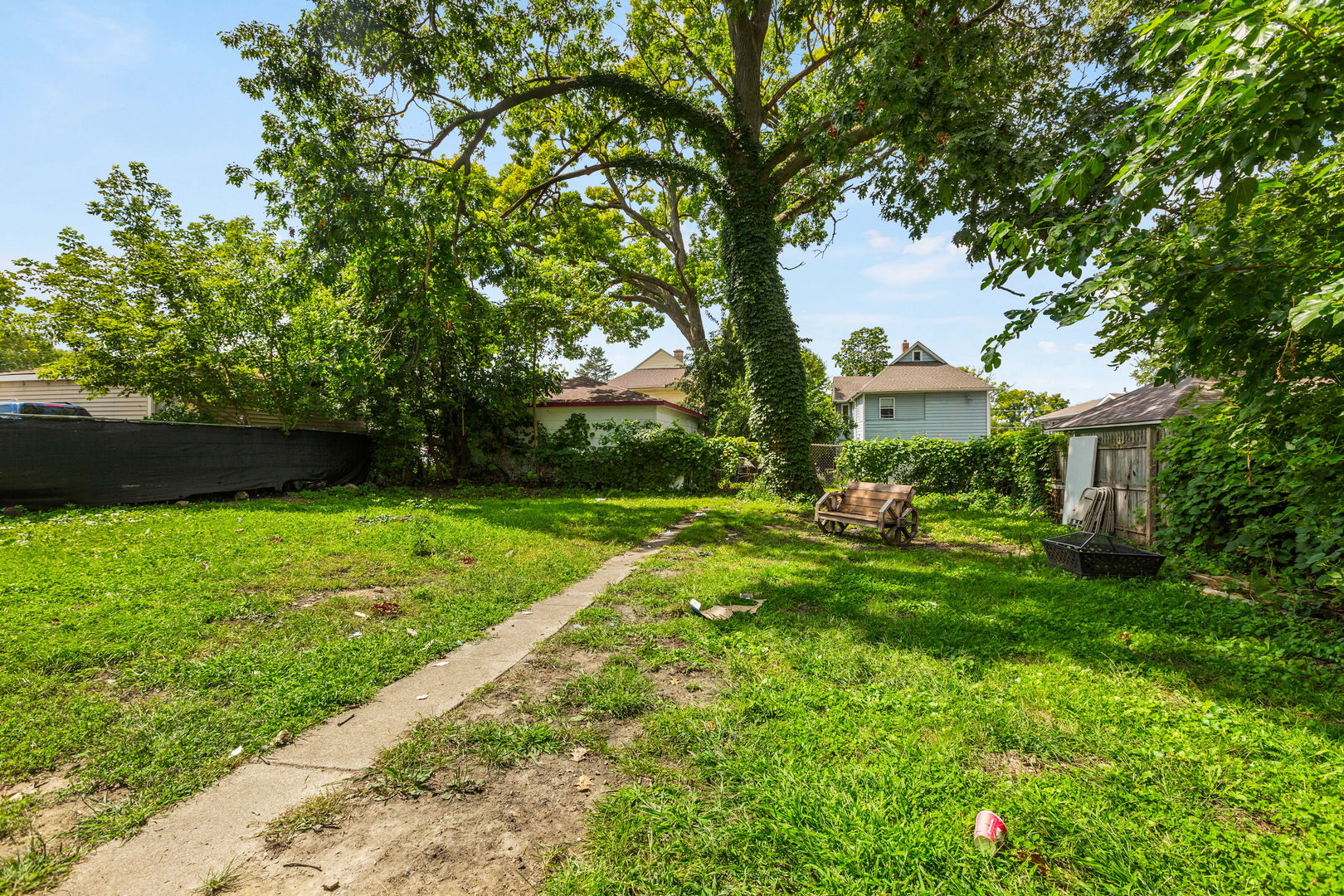 556 Caroline Place Property Photo 15