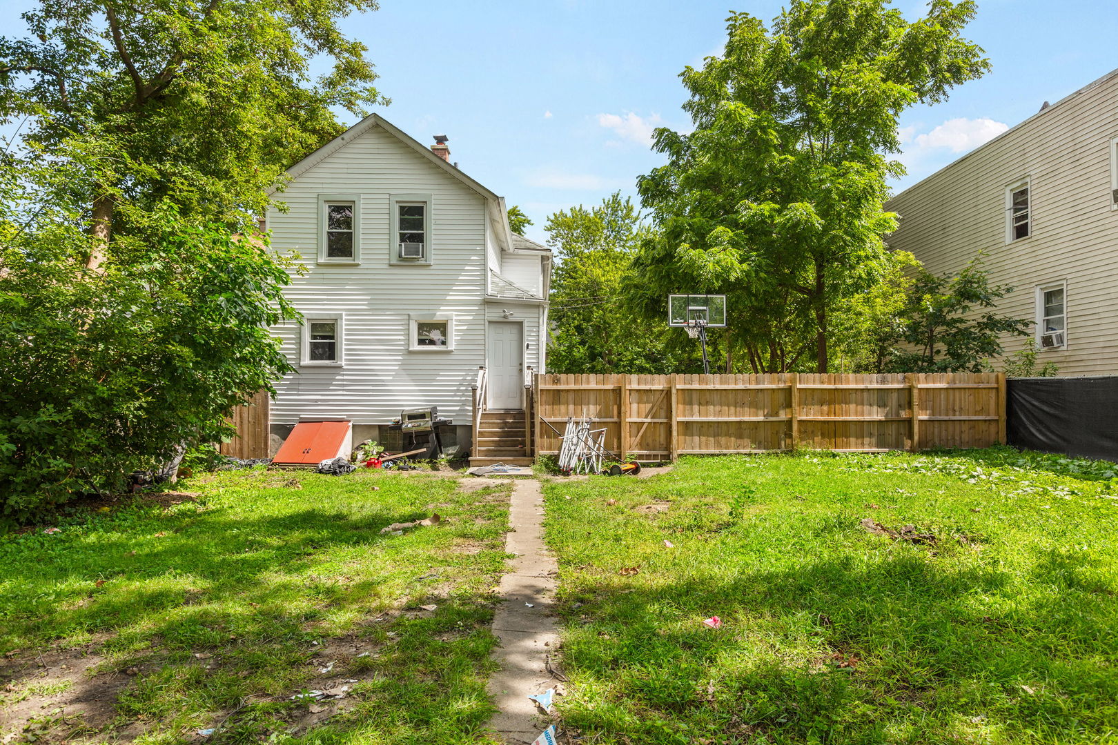 556 Caroline Place Property Photo 16