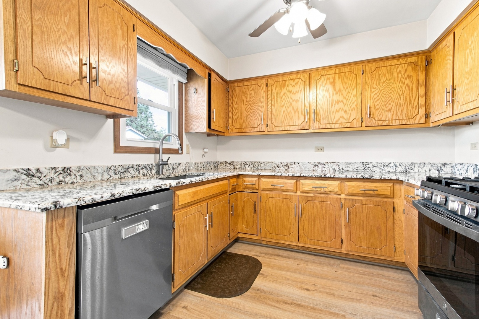 1713 Bataan Street Property Photo 7