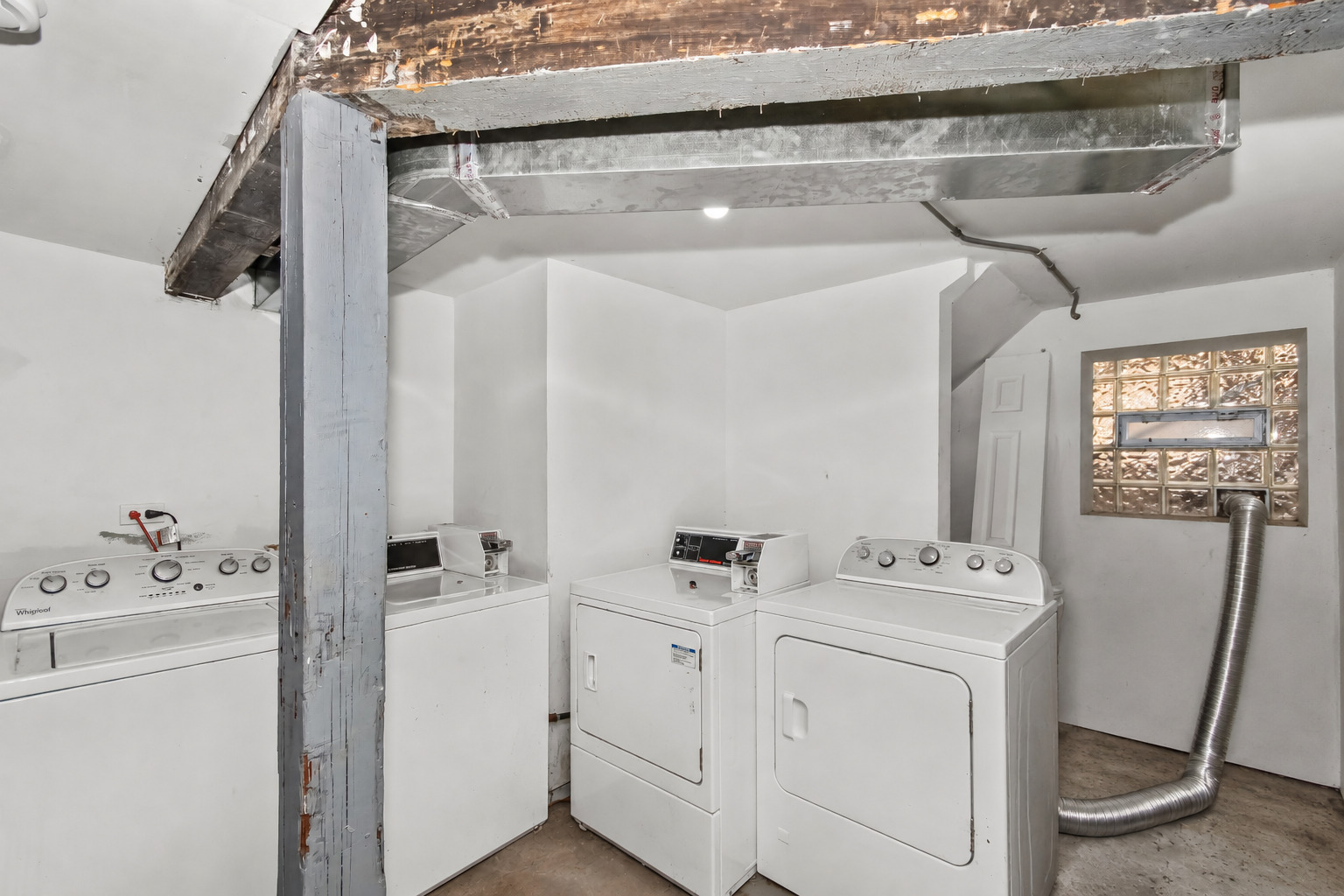 1319 W Foster Avenue Property Photo 37