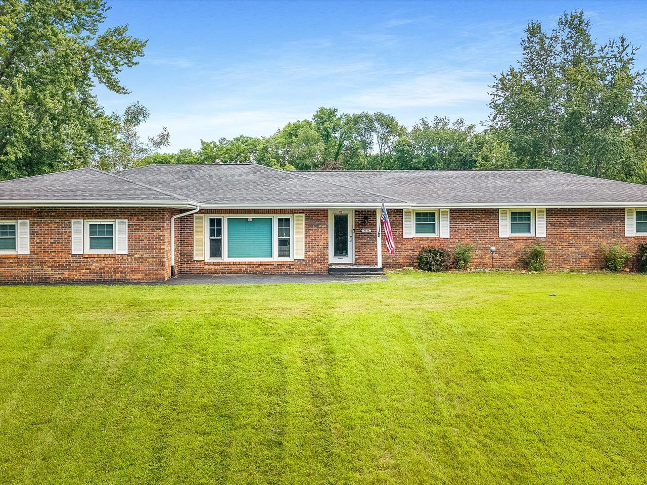 5420 Golden Prairie Circle Property Photo 2