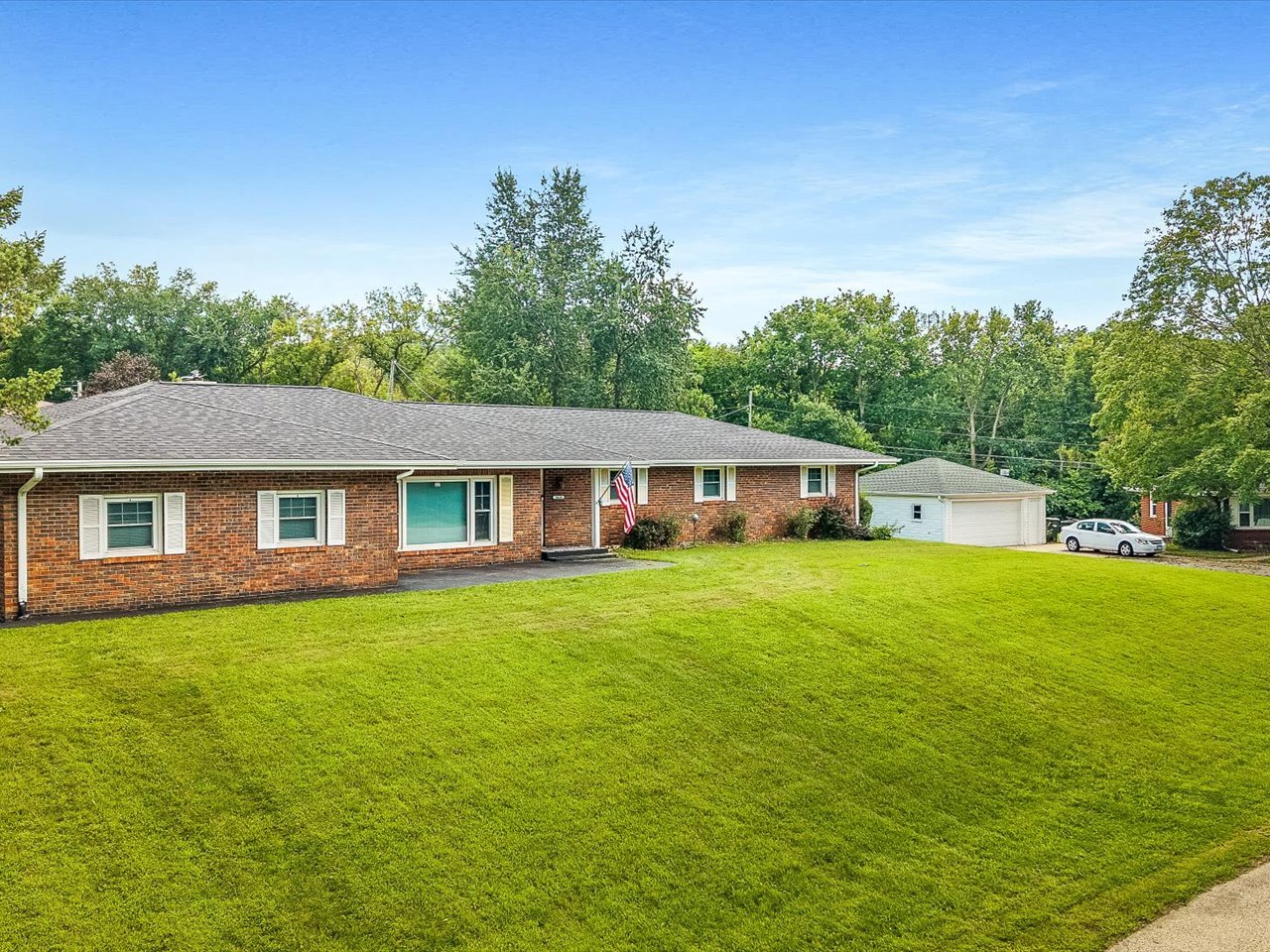 5420 Golden Prairie Circle Property Photo 3