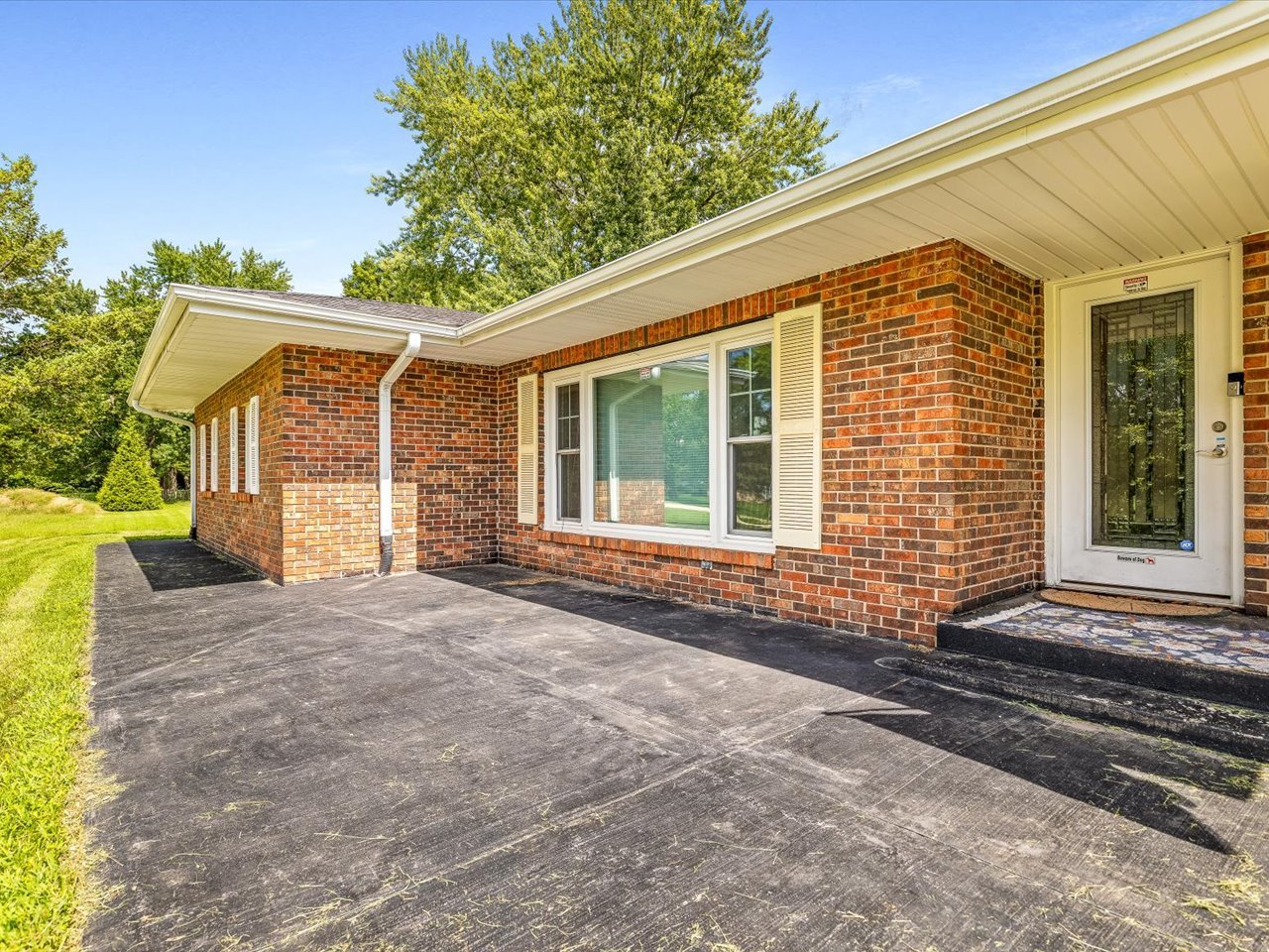 5420 Golden Prairie Circle Property Photo 5