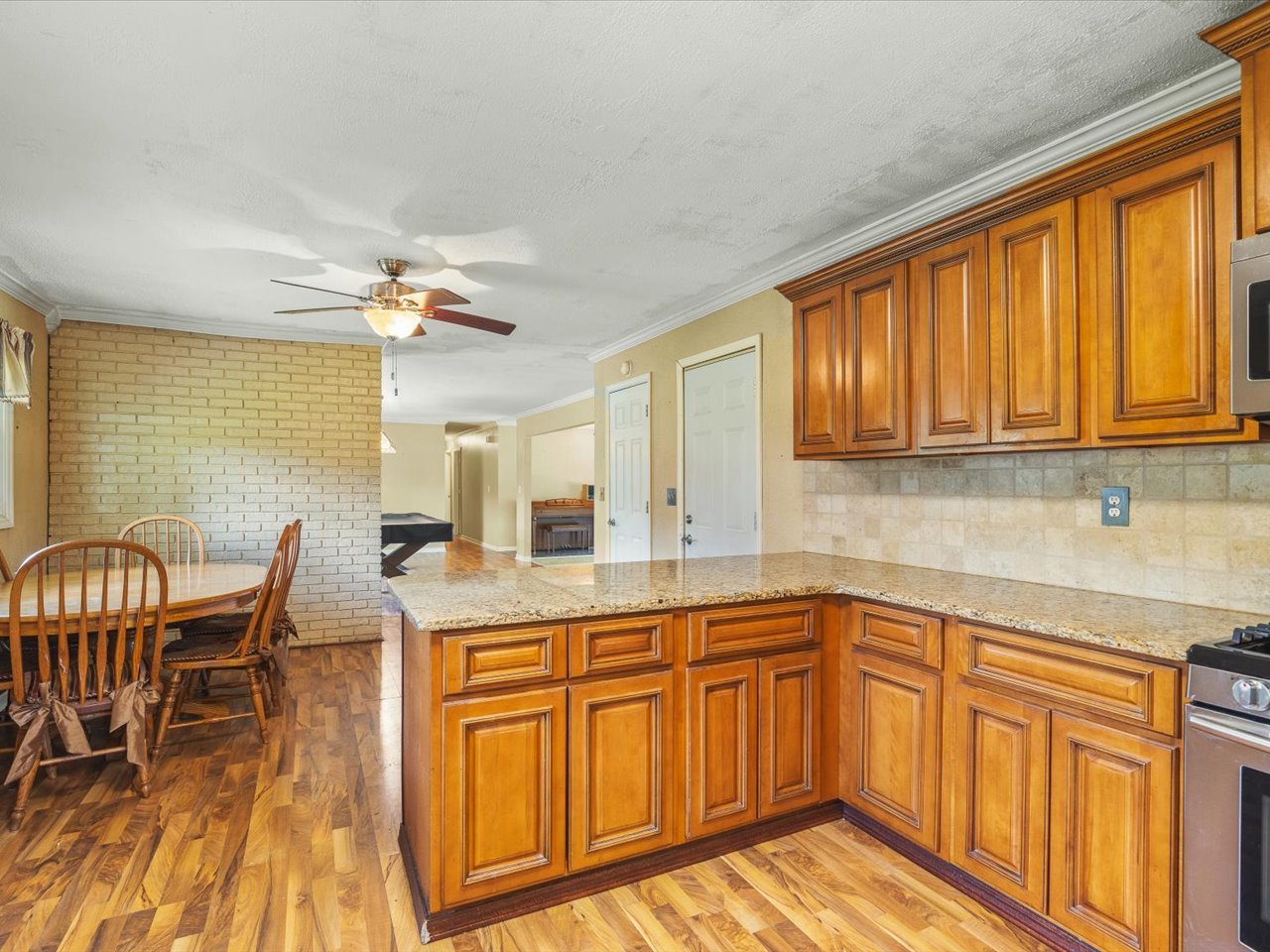 5420 Golden Prairie Circle Property Photo 9