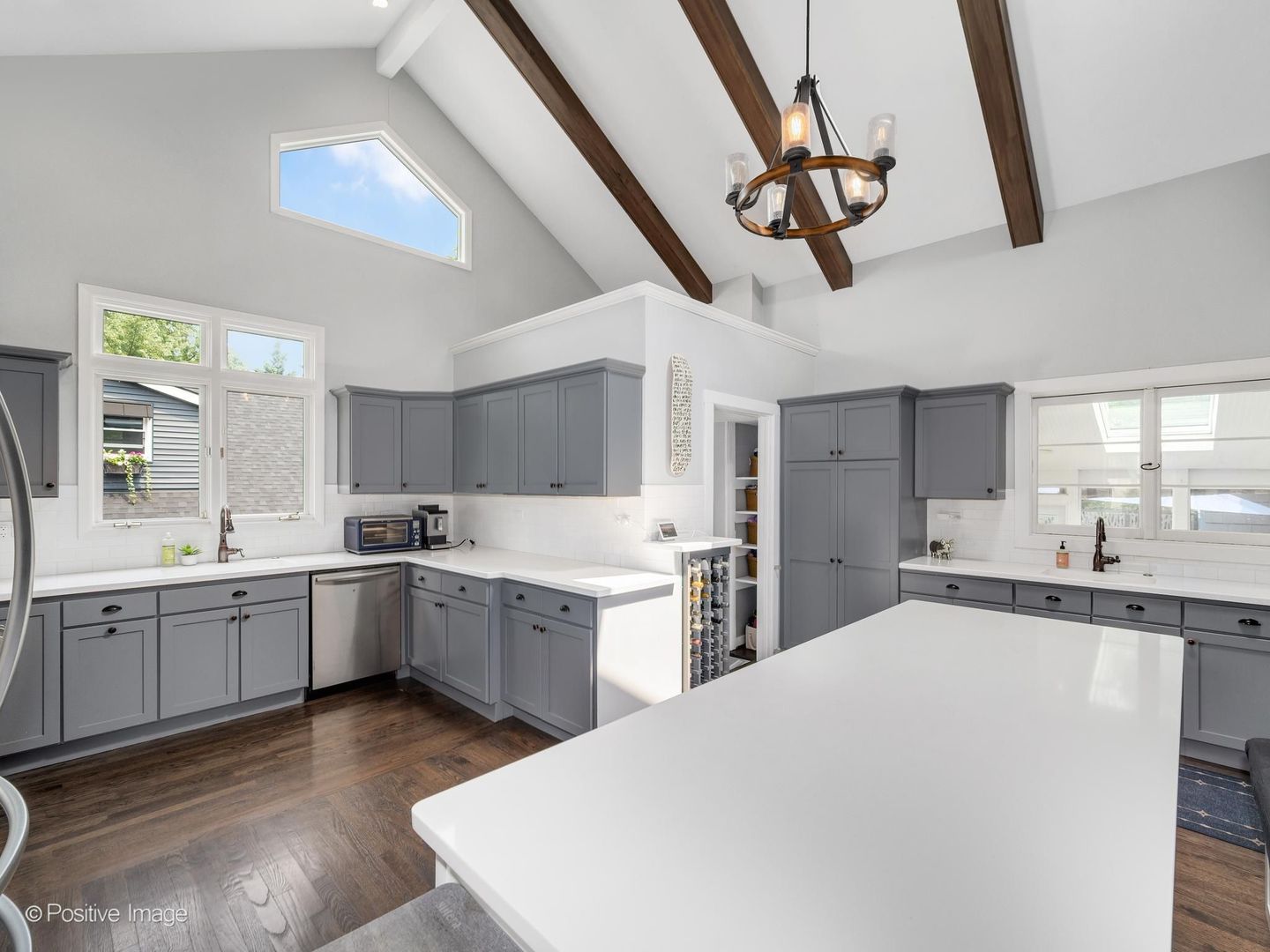 414 Chicago Avenue Property Photo 10