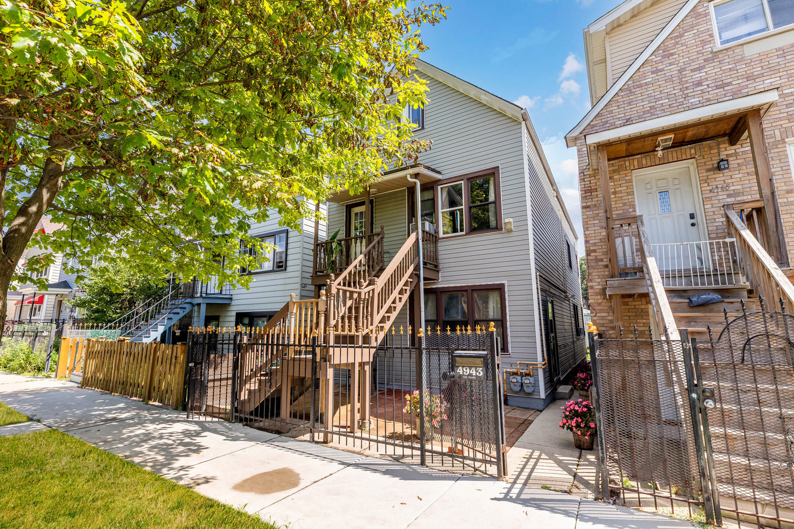 4943 S Hoyne Avenue Property Photo 1