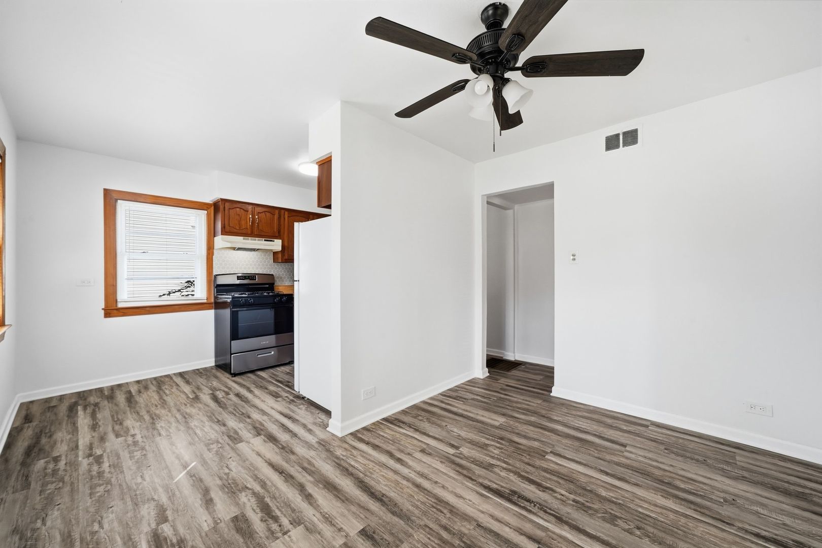 829 N Roy Avenue Property Photo 6