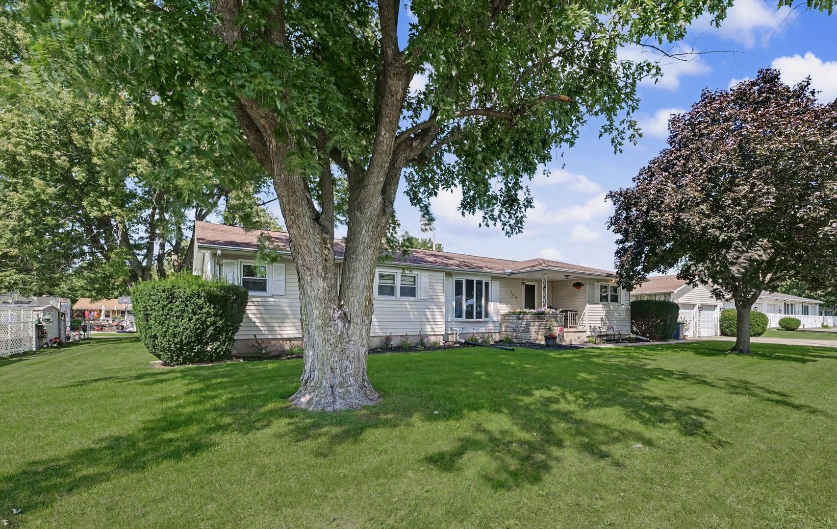106 Pleasant Drive Property Photo 2