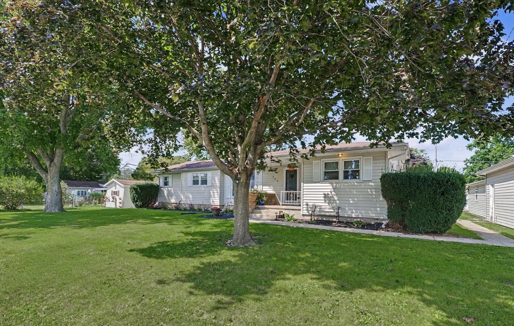 106 Pleasant Drive Property Photo 4