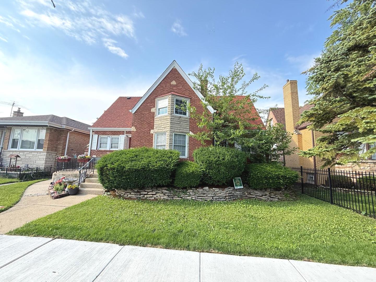 6206 W Barry Avenue Property Photo 1