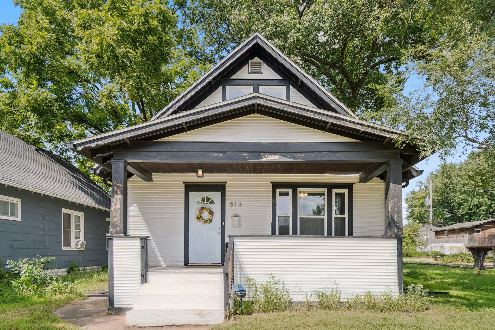 913 12th Avenue Property Photo 2