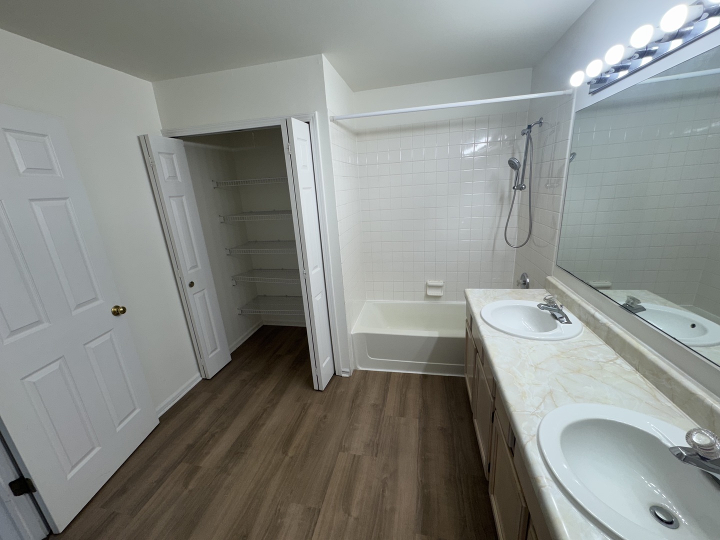 234 Birmingham Court Property Photo 9