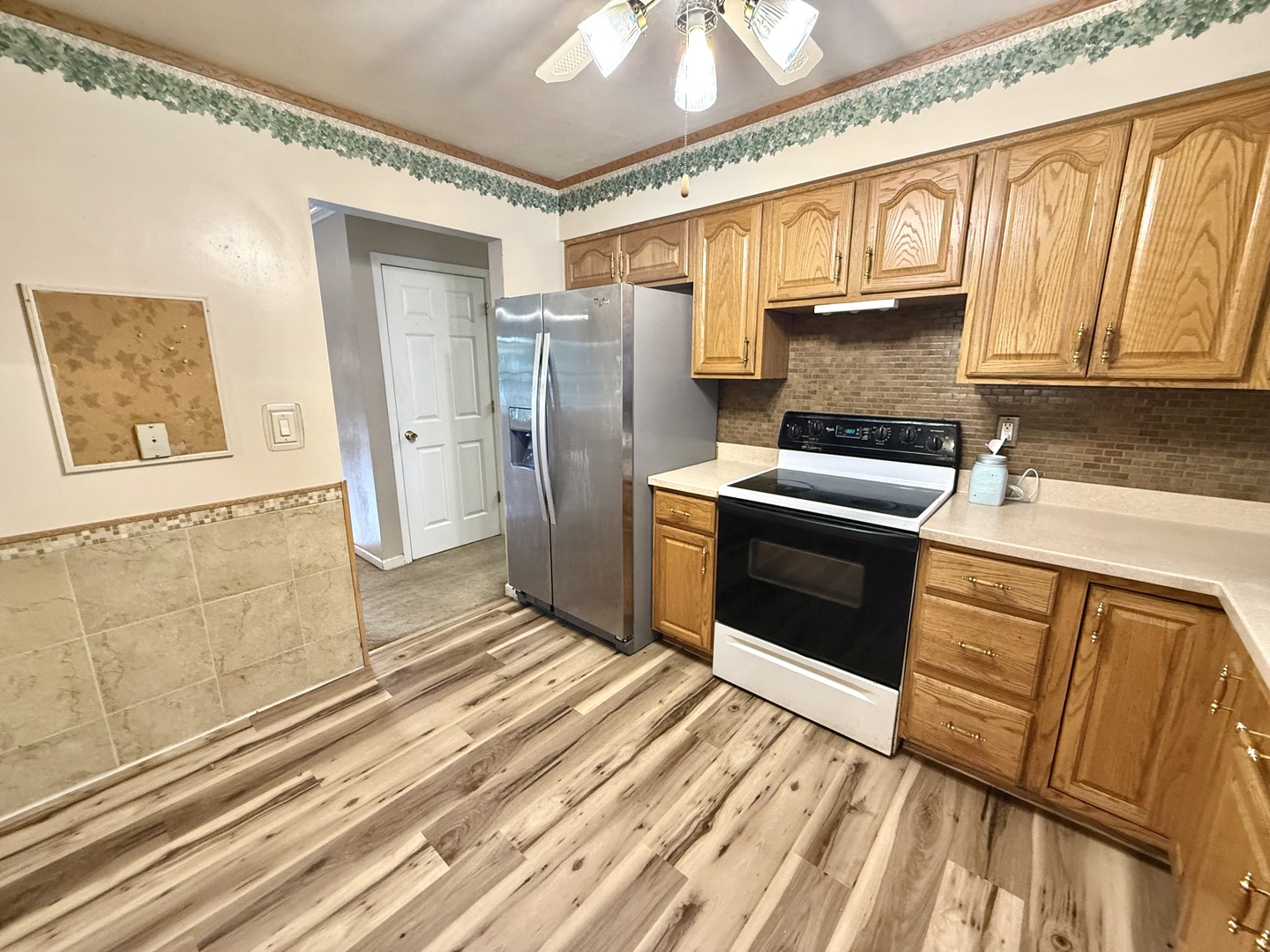 1059 Meadow Lane Property Photo 4