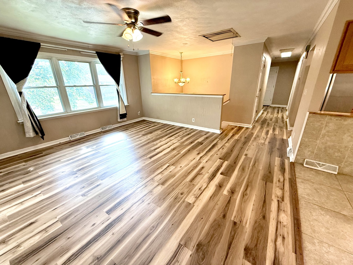 1059 Meadow Lane Property Photo 5