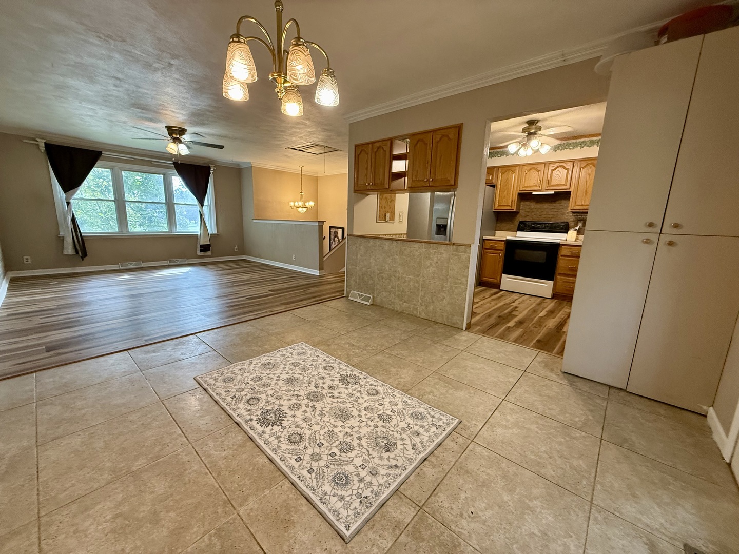 1059 Meadow Lane Property Photo 9