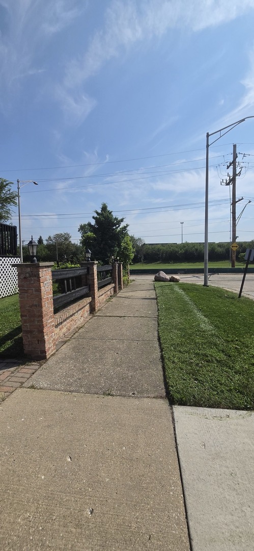 7000 W 71st Place Property Photo 3