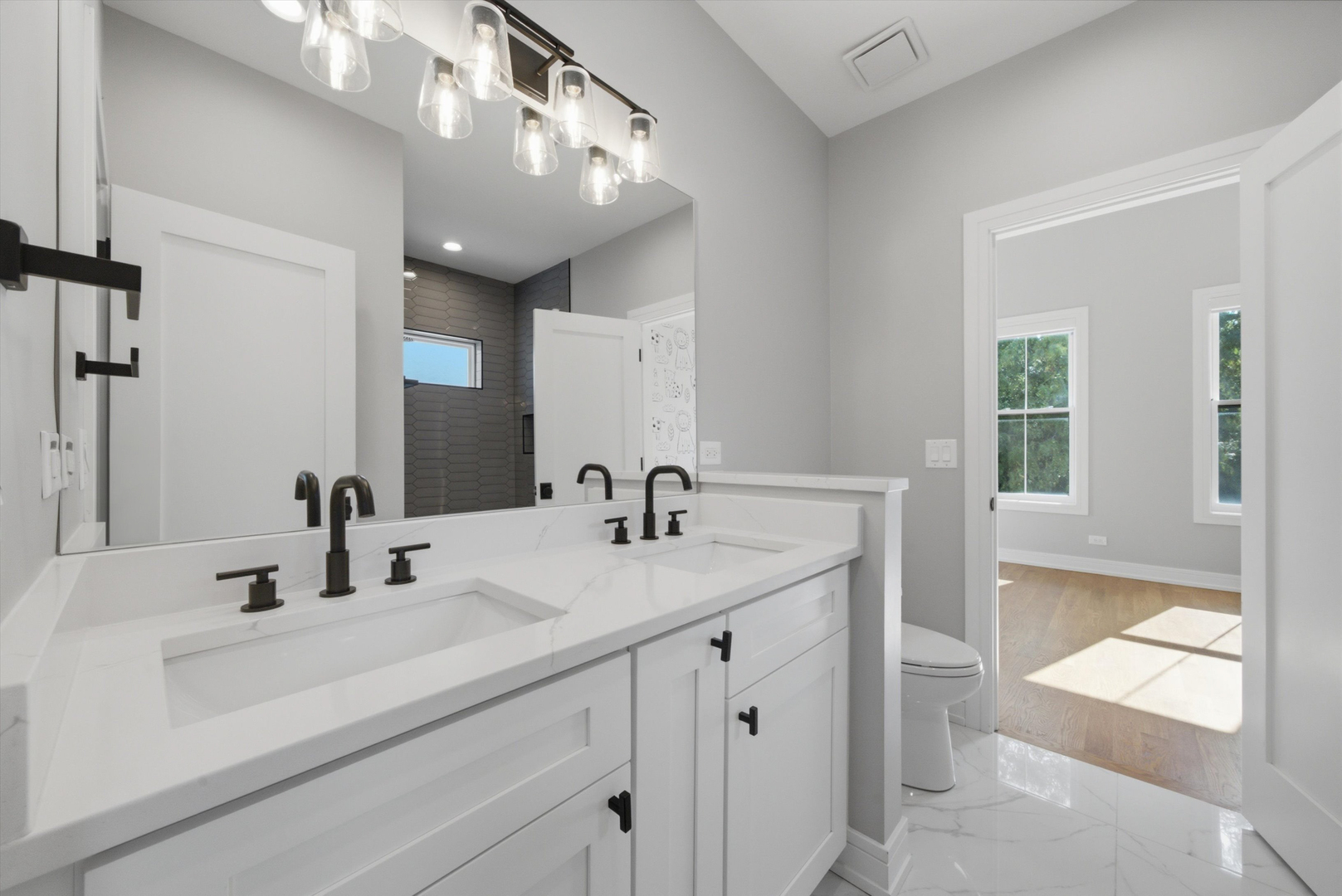 3536 N Albany Avenue Property Photo 15
