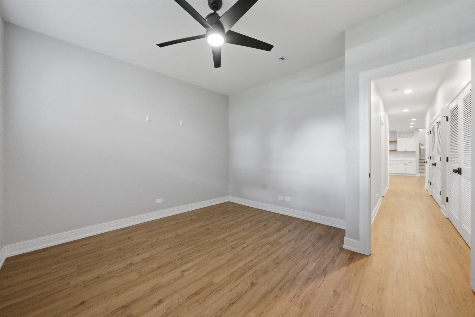 3536 N Albany Avenue Property Photo 22