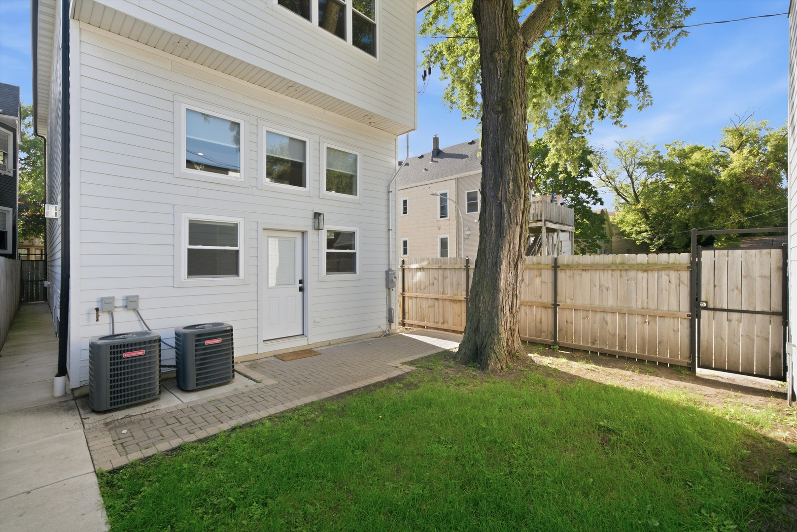 3536 N Albany Avenue Property Photo 25