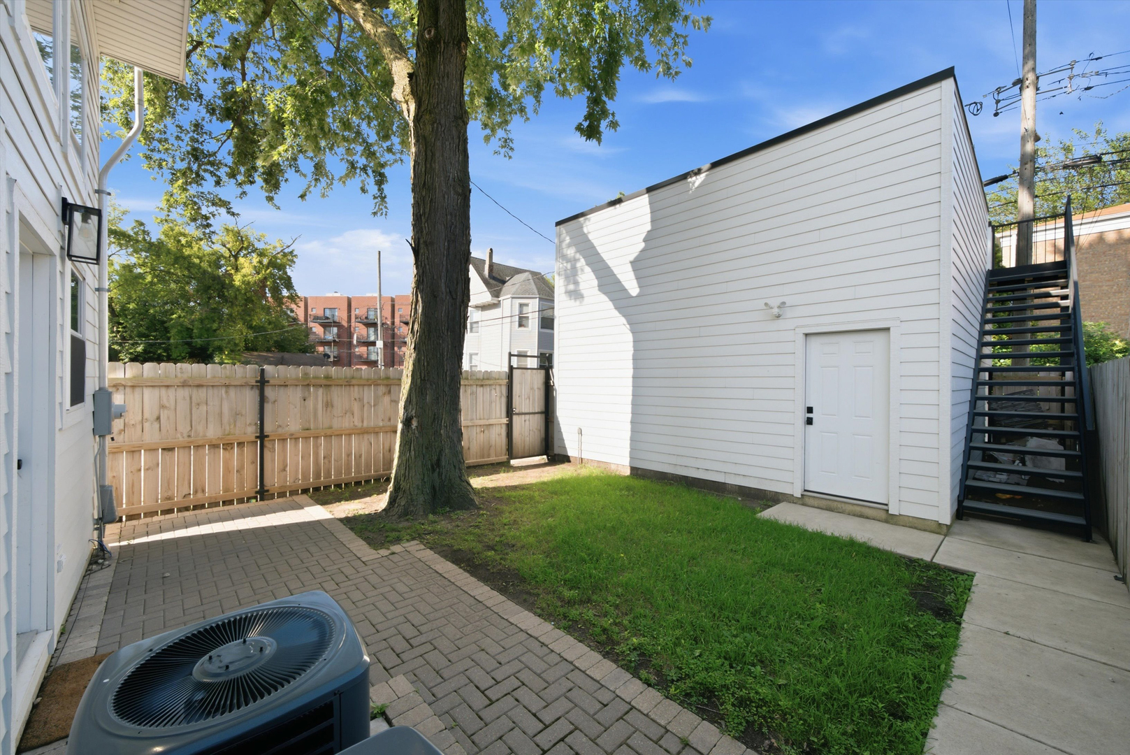 3536 N Albany Avenue Property Photo 26