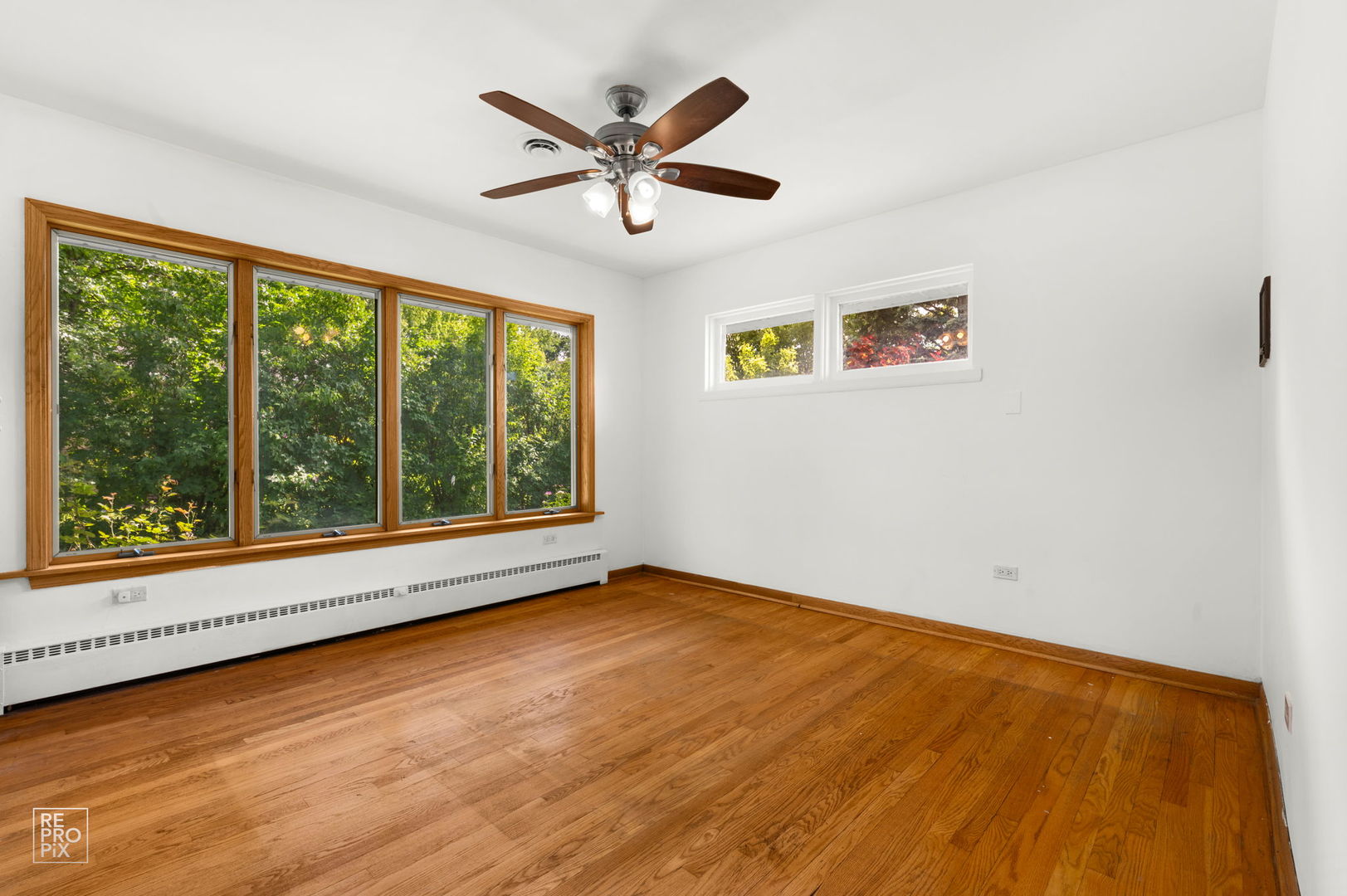 16w721 Red Oak Street Property Photo 18
