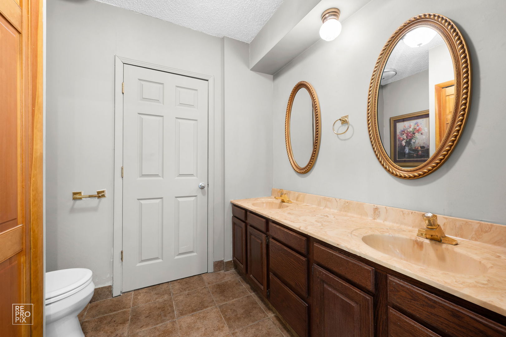 16w721 Red Oak Street Property Photo 19