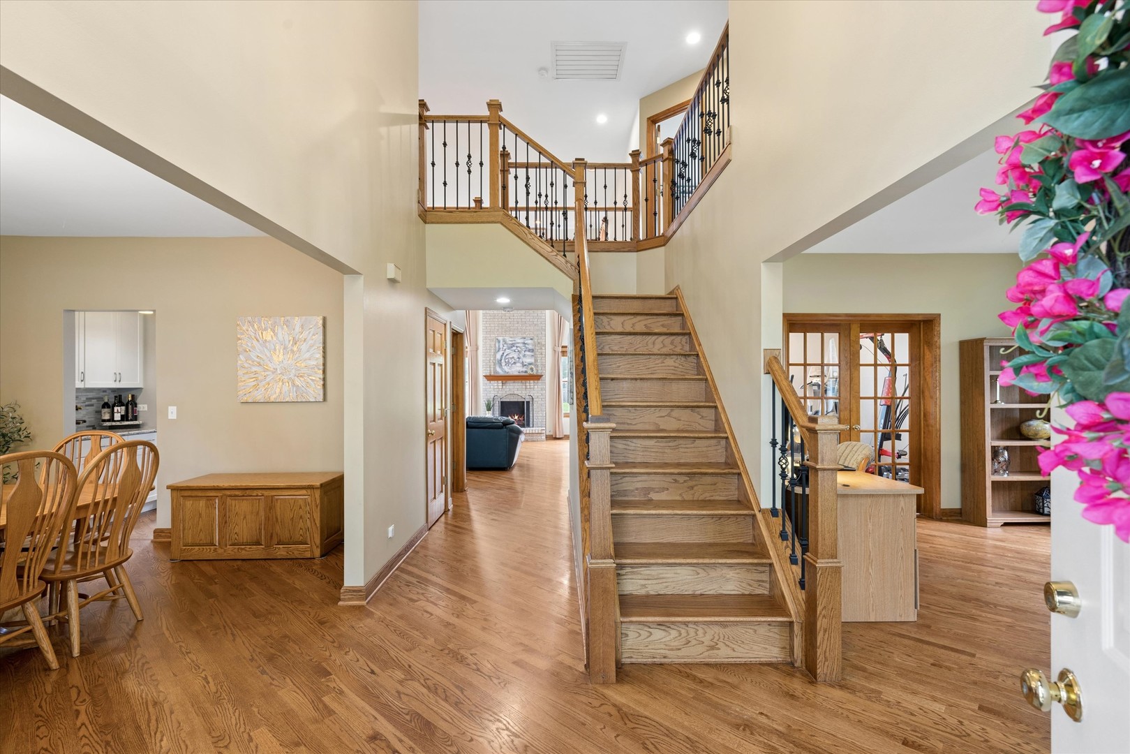 1616 Rolling Hills Drive Property Photo 4