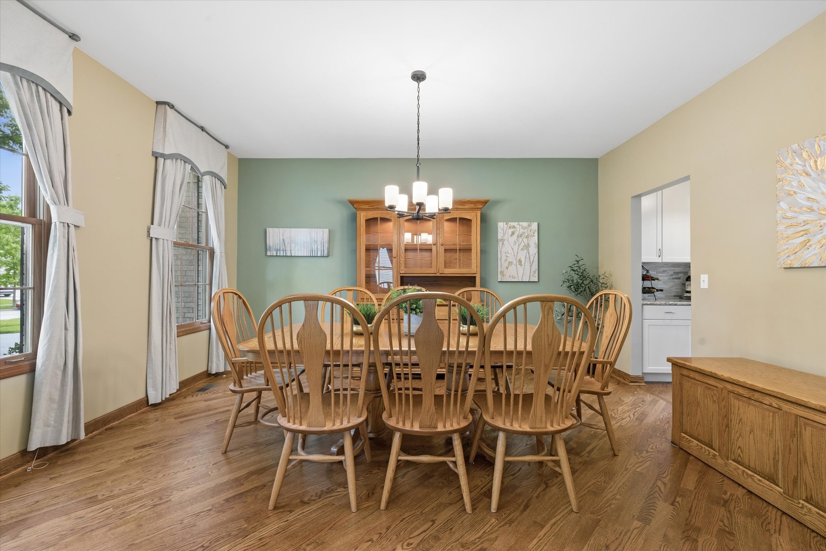 1616 Rolling Hills Drive Property Photo 7