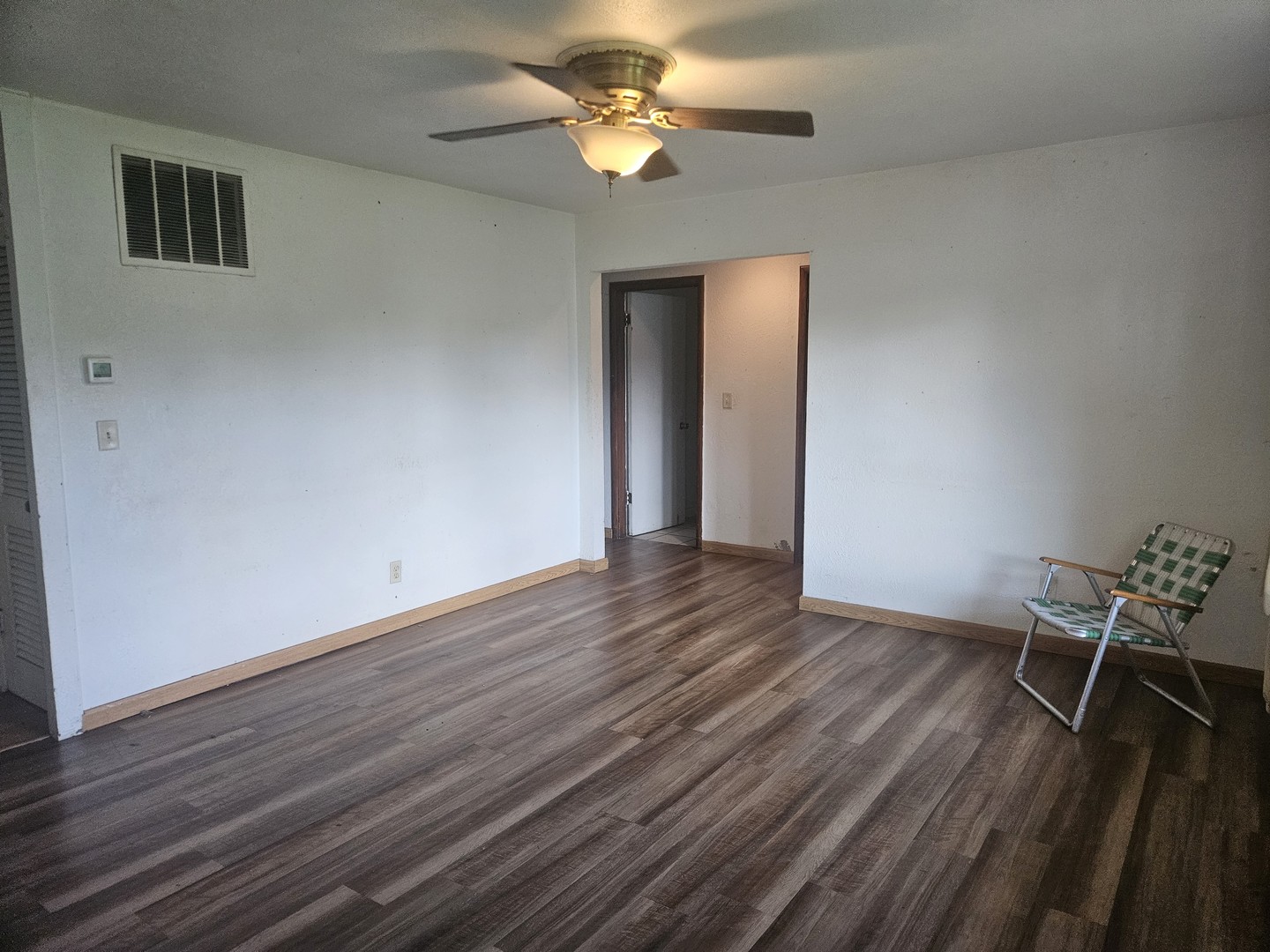 208 W 18th Street Property Photo 4