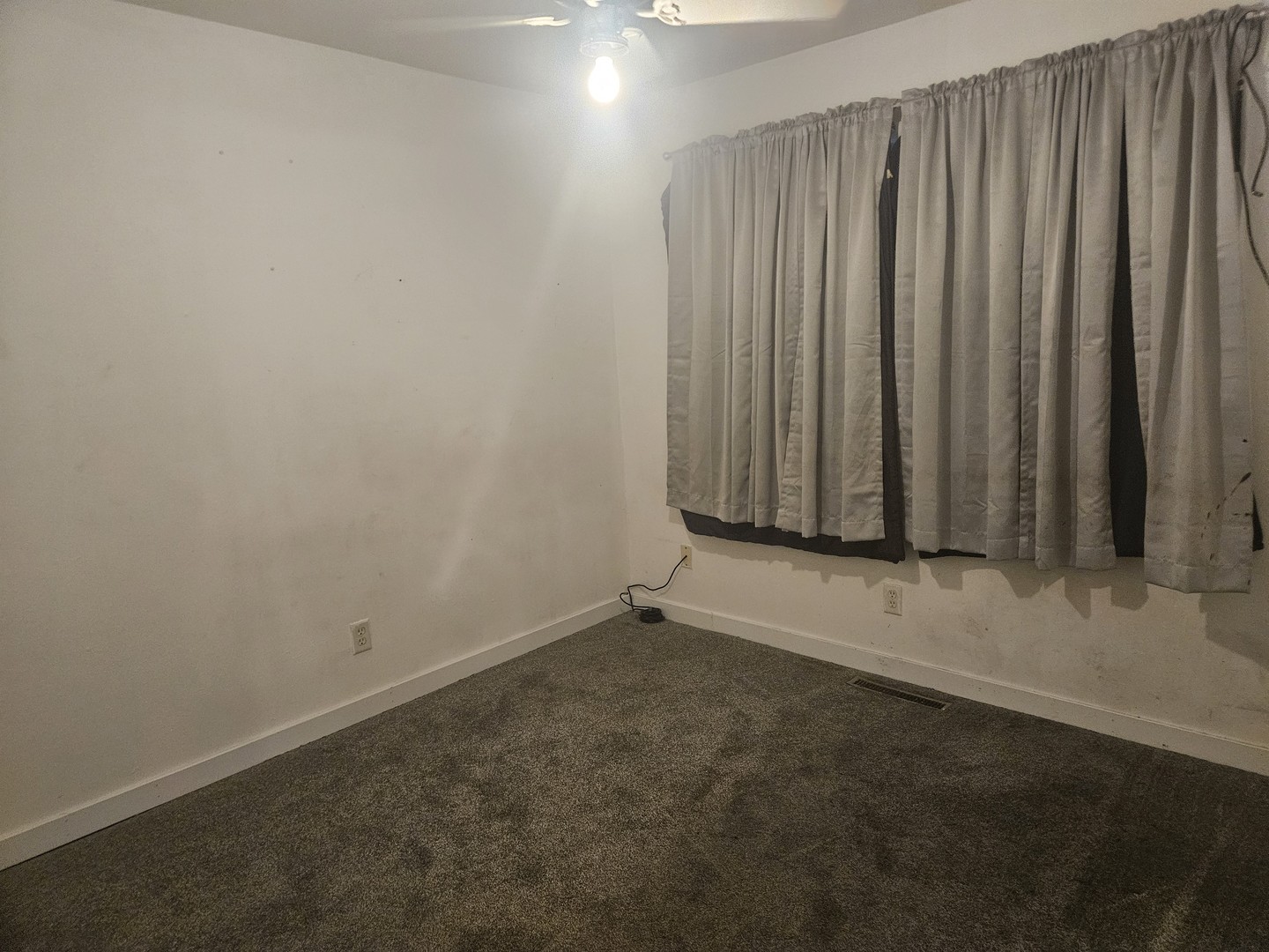 208 W 18th Street Property Photo 11