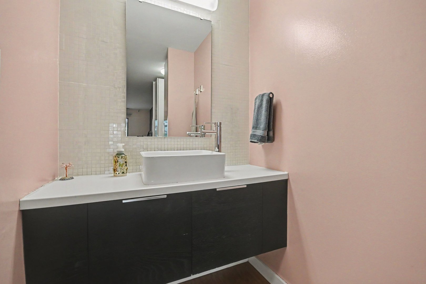 120 Lakeview Drive 519 Property Photo 10