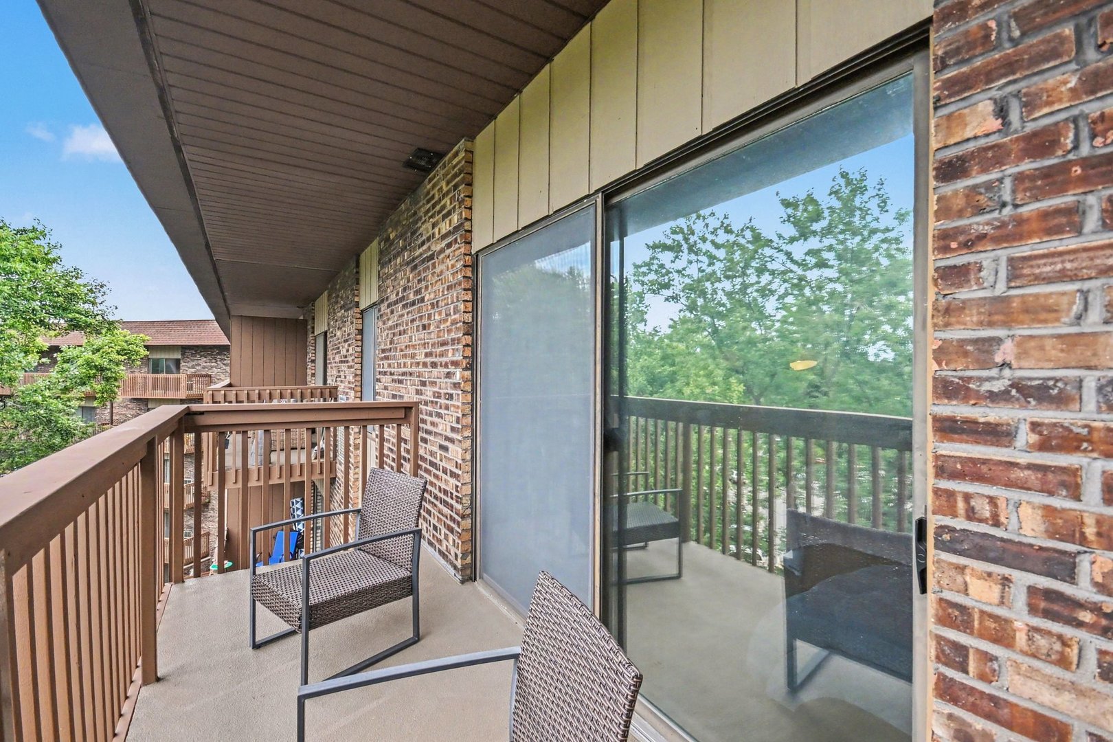 120 Lakeview Drive 519 Property Photo 17