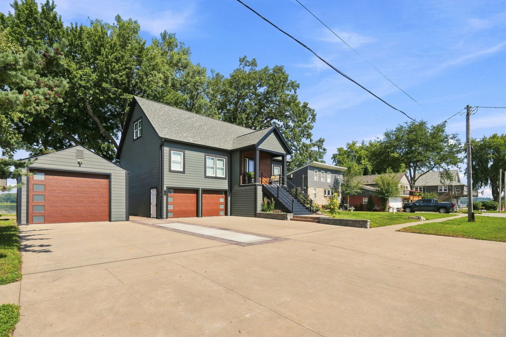 835 1st Avenue Property Photo 5
