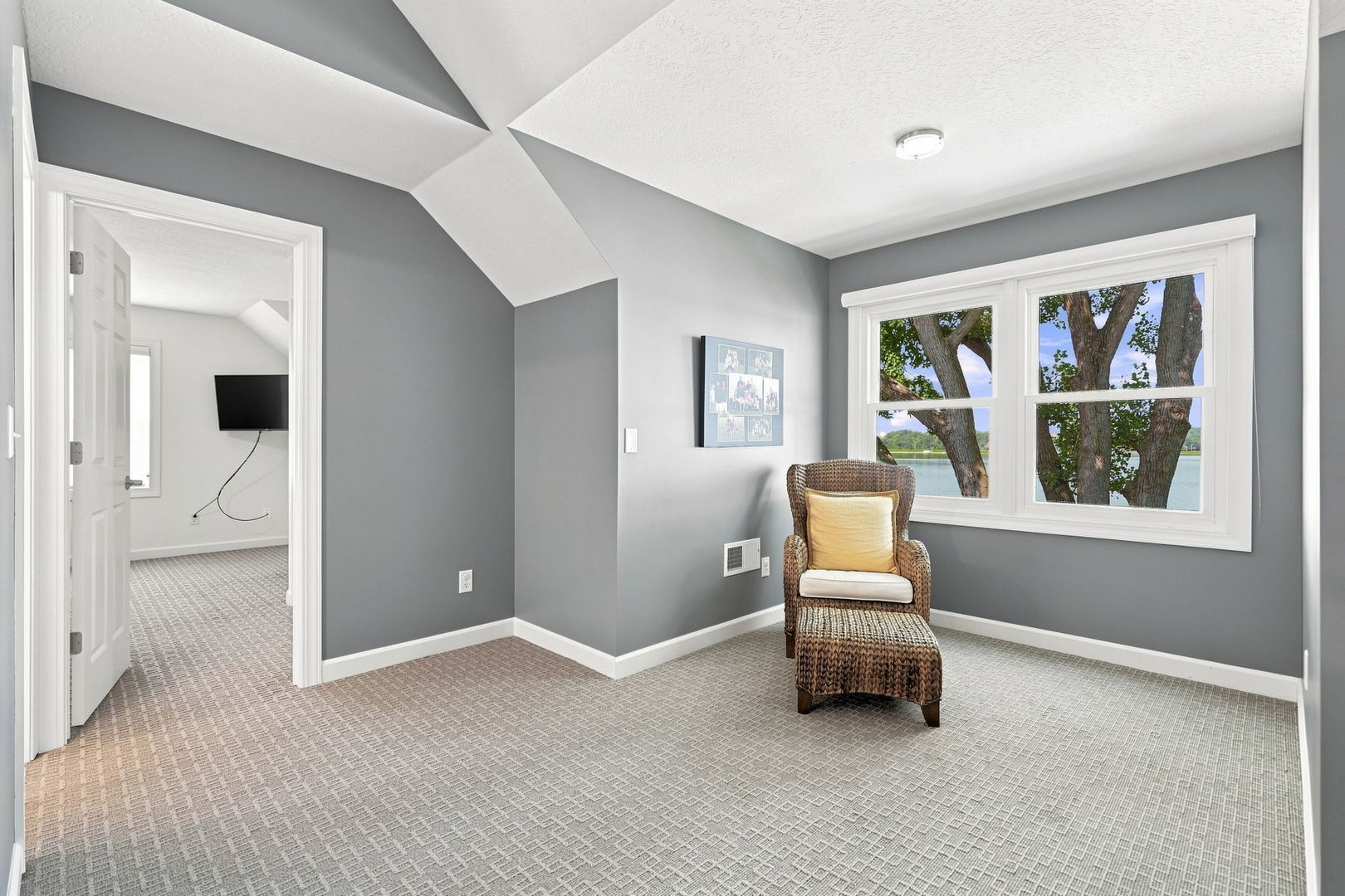 835 1st Avenue Property Photo 23