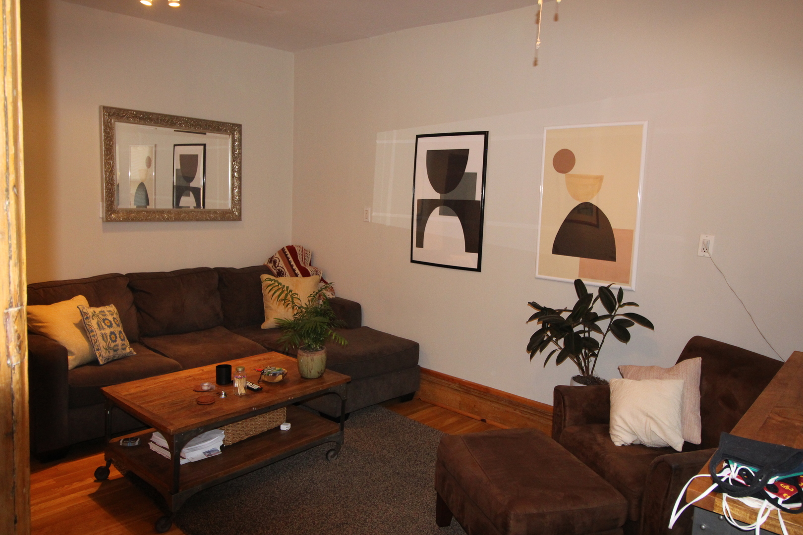 1736 W Beach Avenue Property Photo 2