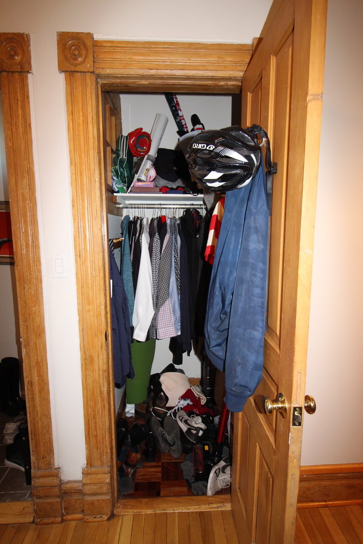 1736 W Beach Avenue Property Photo 4