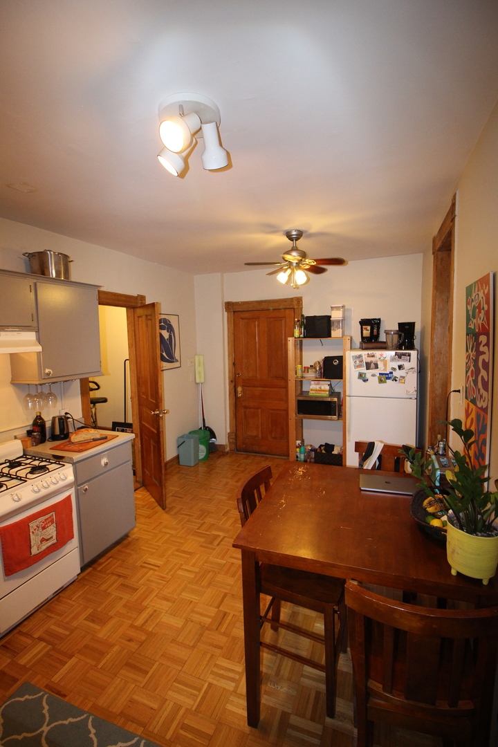 1736 W Beach Avenue Property Photo 12